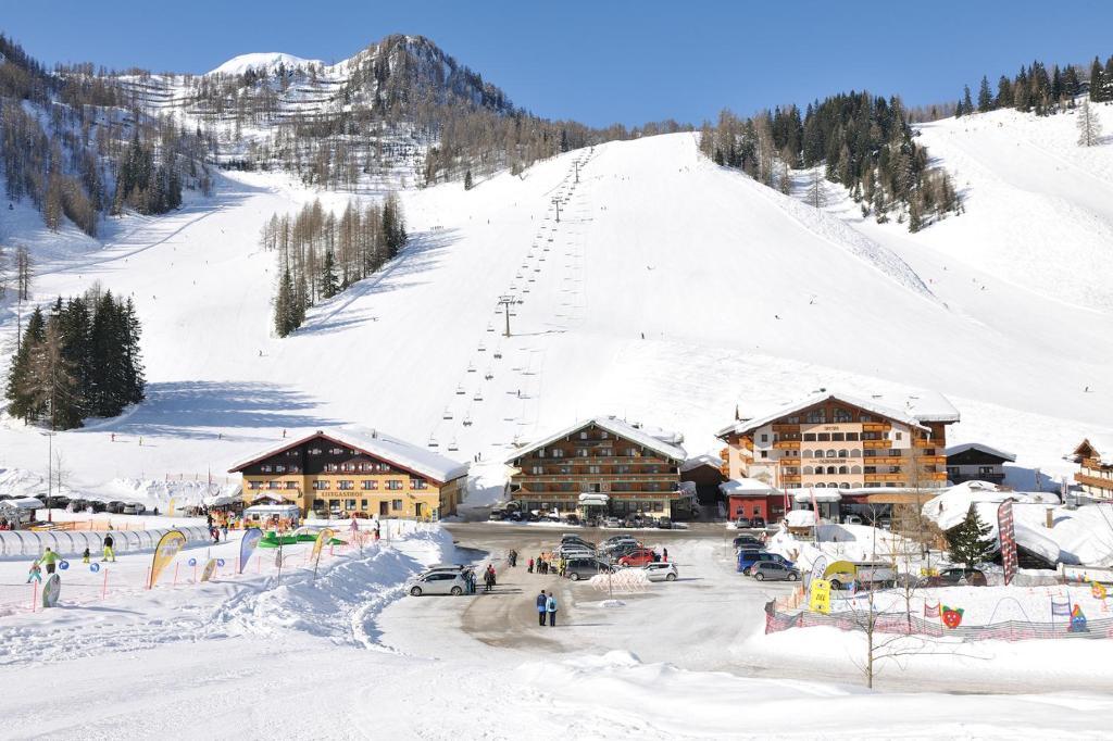 Hotel Alpenrose Zauchensee Exterior photo
